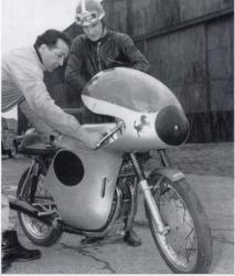 Mike Hailxood sur la 250 twin.jpg