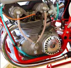 ducati-175-twin-2-3.jpg