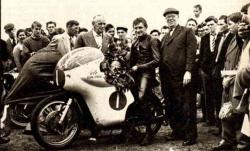 mike-sur-la-ducati.jpg